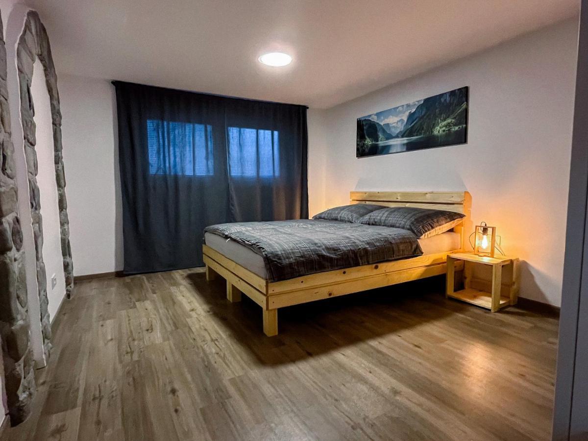 Neli Apartment *