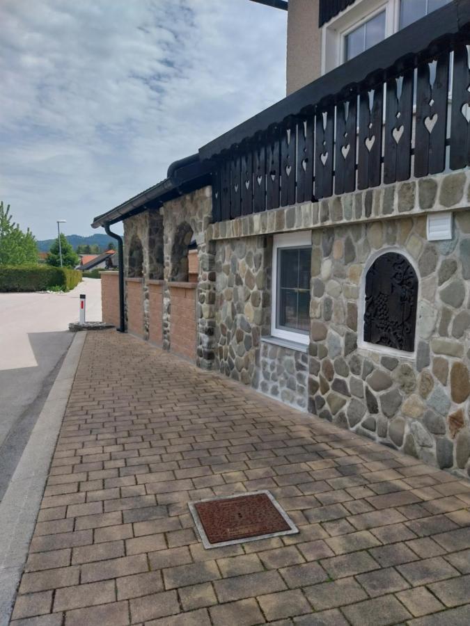 Apartma Neli *